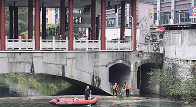 重慶酉陽(yáng)：清漂護(hù)碧水